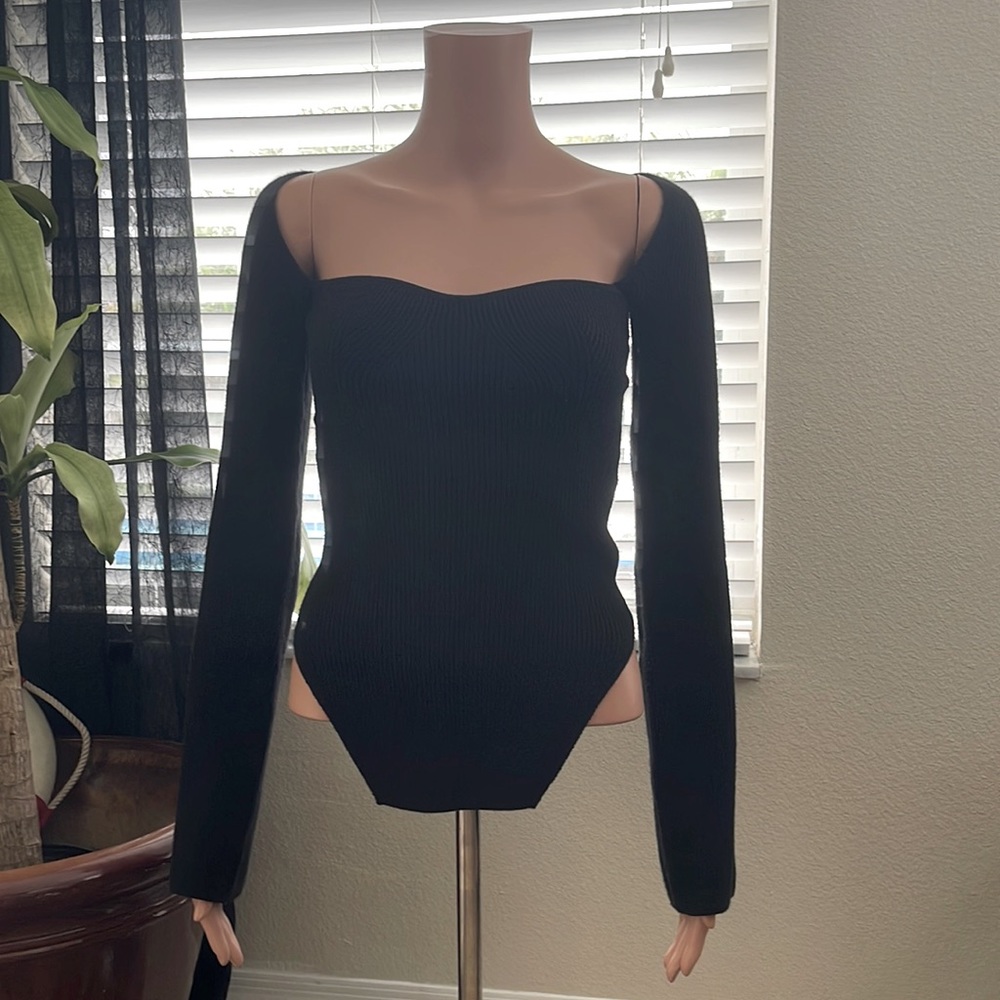 NWT KHAITE Maddy-inspired beautiful knit top women’s size Medium